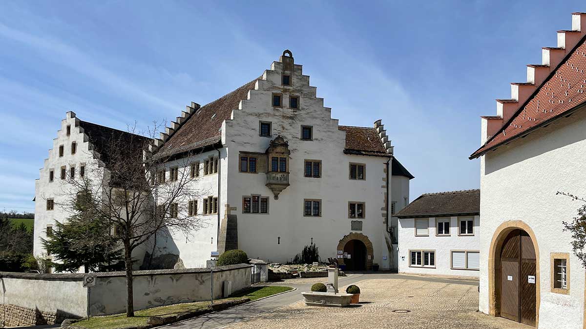 Die Stahringer Streuobstmosterei hat einen Verkostungsstand im Schloss Blumenfeld.